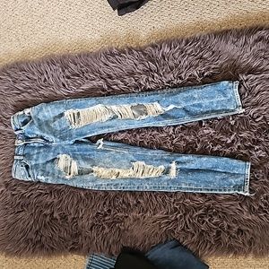 High rise ripped jeans